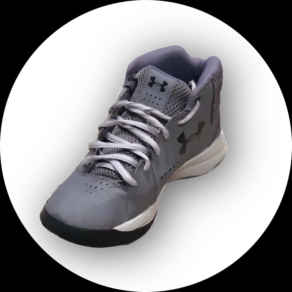 Grey under armuor hightop shoes size 4.5